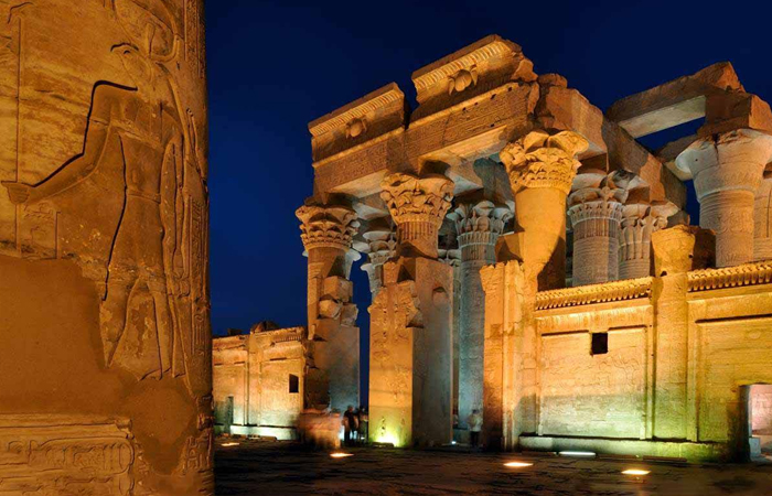 Private Tour Kom-Ombo Temple by Bus photo