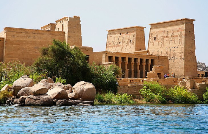 Private Nile River Cruise from Luxor to Aswan