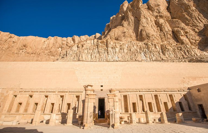 Westbank of Egypt (Valley of Kings - Hatshepsut Temple - Colossi of Memnon)