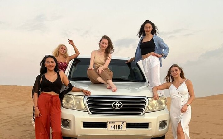 Safari privato a bordo di un fuoristrada Land Cruiser.